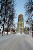 февраль 2010 г. 
Рязанский Кремль начинается с Глебовского моста, ведущего к колокольне.