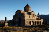 Церковь Одзунского монастыря. Начало строительства относят к VI веку, впоследствие строения многократно реконструировались и достраивались