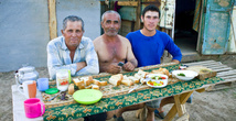 Таджики, сельские работники Поволжья, Дона и Кубани — привычные люди для этих мест.
