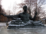 Памятник Есенину на Трубежной набережной
