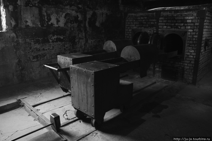 Печи крематория Освенцим, Польша