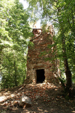 Башня Бисмарка в лесу у Горино