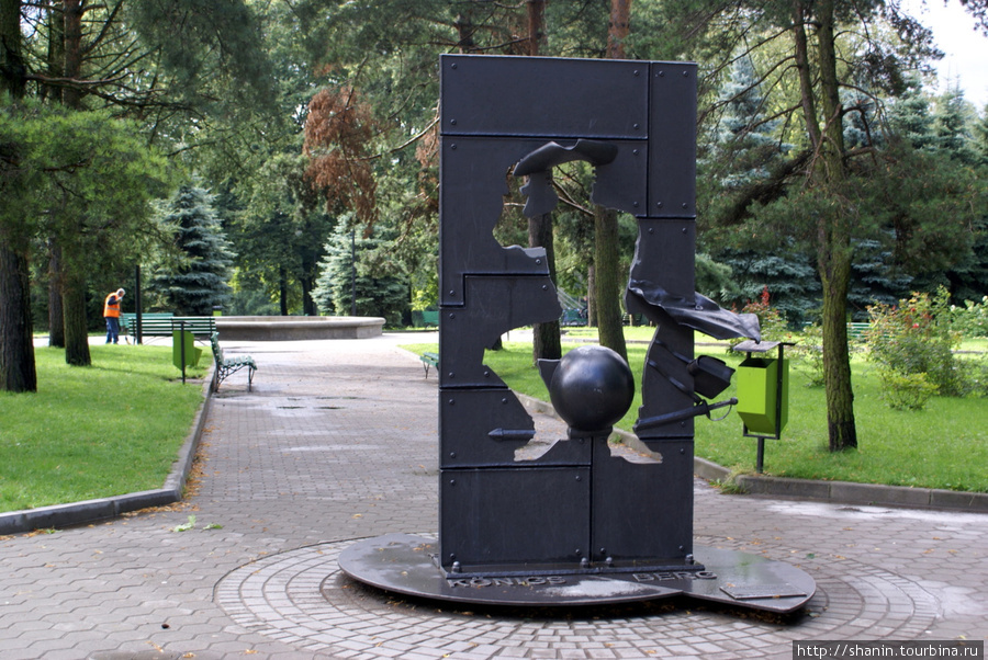 Памятник барону Мюнхаузену в Центральном городском парке Калининград, Россия
