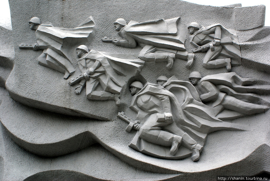 На монументе Гурьевск, Россия