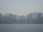 свежий и умытый в легкой дымке ранним утром нас встретил Гонконг