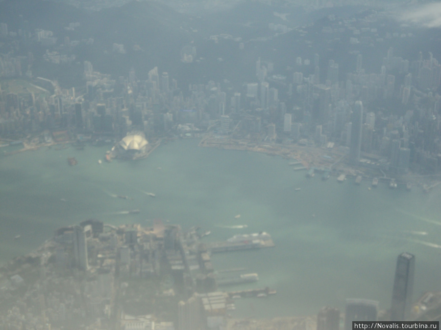 Чао, красавец! Прощальный взгляд на ГК из самолета Гонконг
