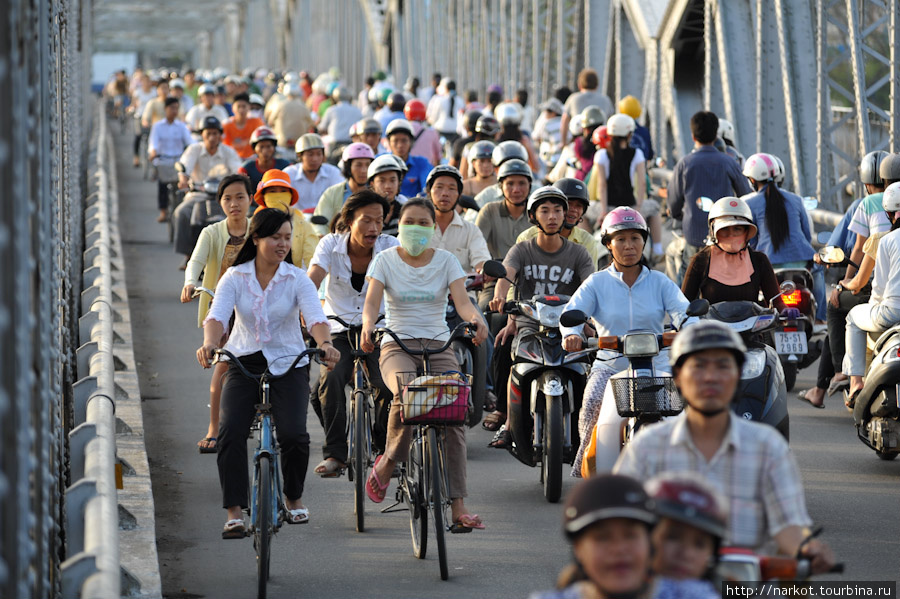 движение в Хуе Далат, Вьетнам