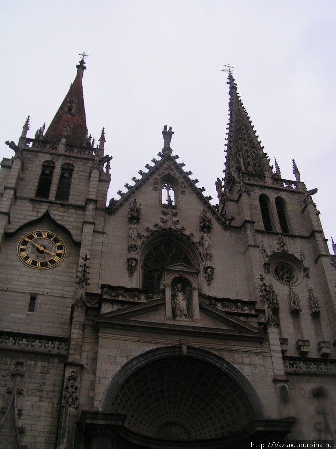 Фасад церкви Лион, Франция