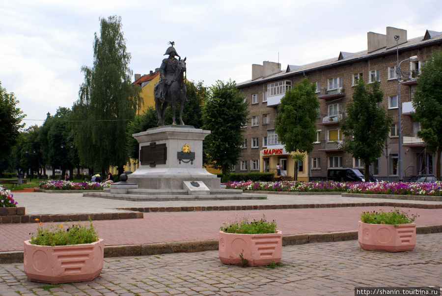 Памятник Барклаю-де-Толли в Черняховске Черняховск, Россия