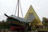 Музей Фрам — это просто шхуна под крышей, реальная, она самая.