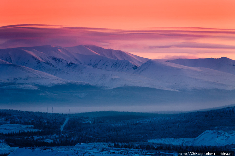 Вид на Хибины. Мончегорск, Россия