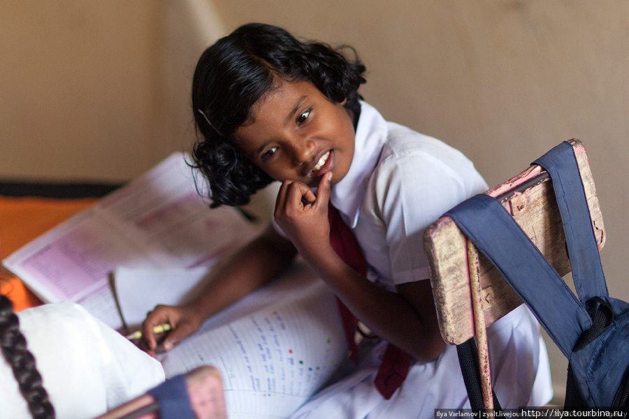 Всего в школе учится 65 детей. Южная провинция, Шри-Ланка