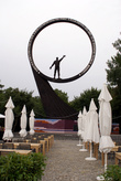 Памятник покорителям космоса в Калининграде