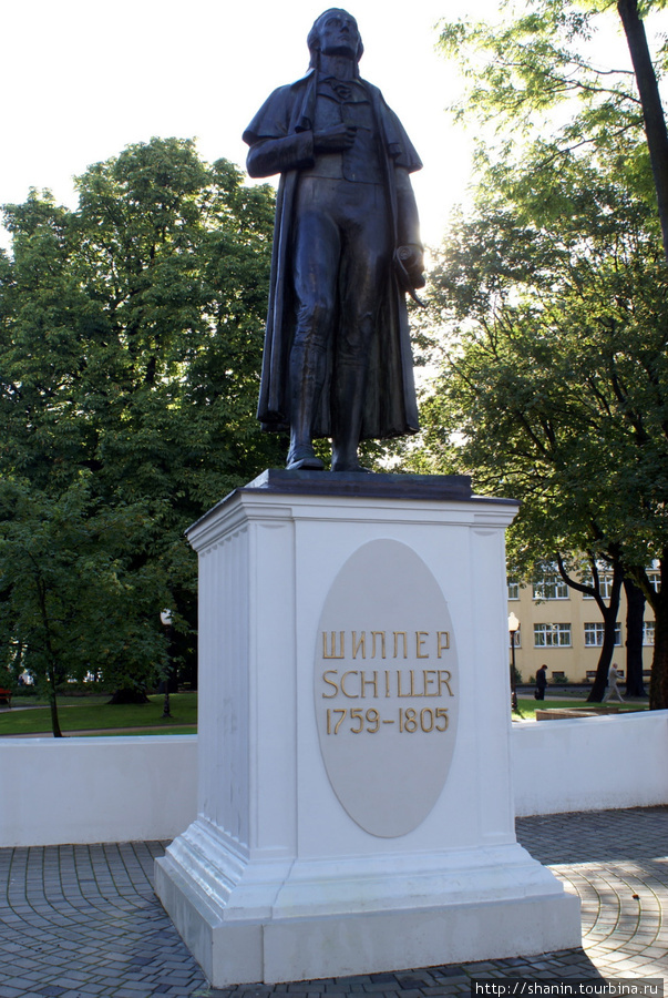 Памятник Шиллеру в Калининграде Калининград, Россия