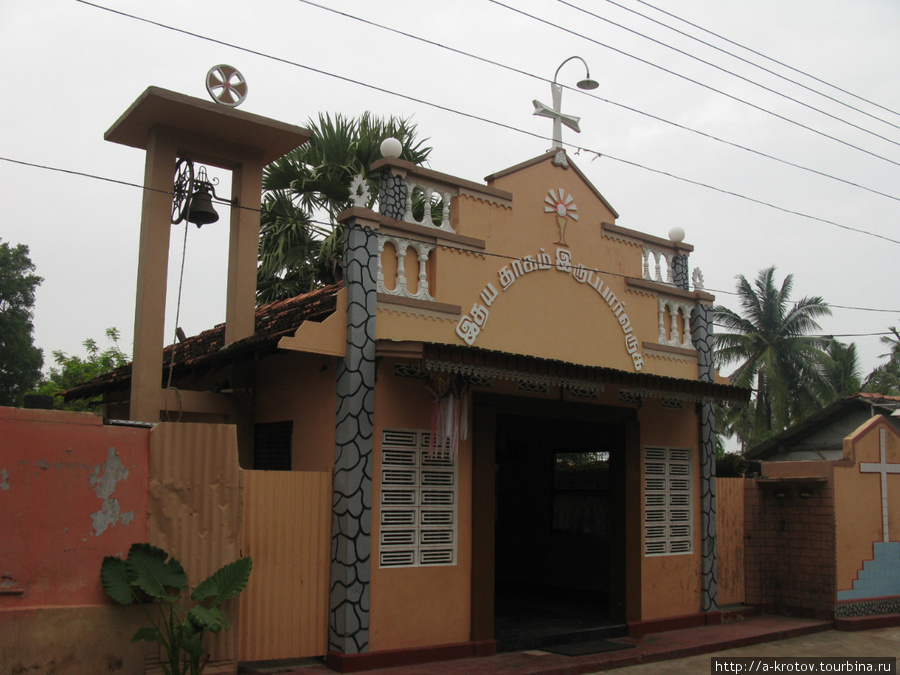 Ещё христианский храм. На севере Шри-Ланки их сотни. Северная провинция, Шри-Ланка