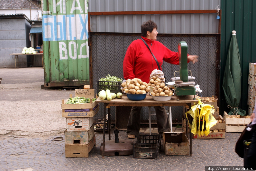Торговка овощами Советск, Россия