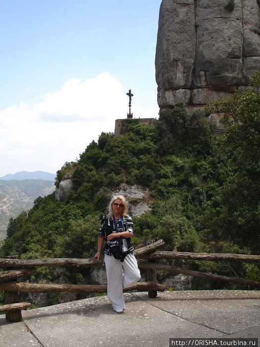 Монастырь в горах Монастырь Монтсеррат, Испания