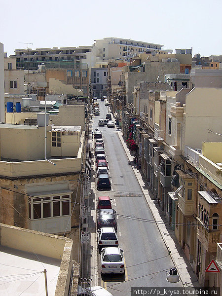 Одна из боковых улиц Слимы Слима, Мальта