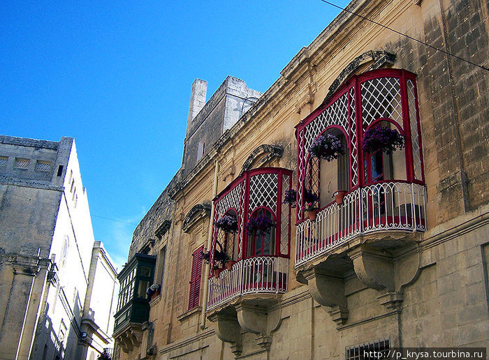 Мальтийские балкончики тоже достопримечательность Остров Мальта, Мальта
