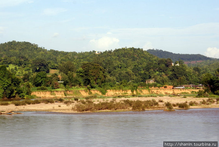 Еа берегу реки Сипо, Мьянма