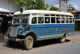 Этот городской автобус идет из центра Мандалая прямо до Махамуни пагоды