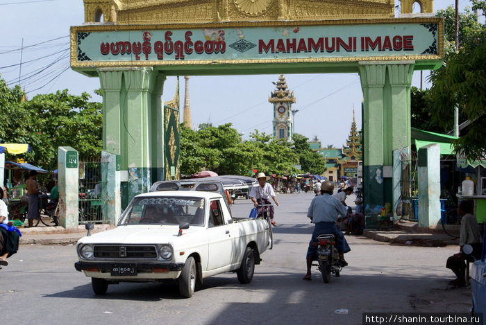 Ворота Махамуни Мандалай, Мьянма