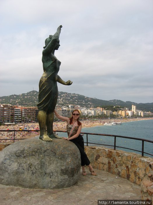 Памятник жене моряка Ллорет-де-Мар, Испания