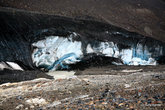 Ледник Columbia Icefield. Виден голубой внутри лёд.