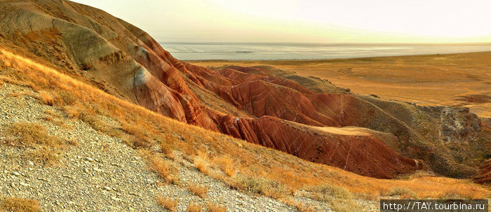 Панорама красных скал со 2-й ступени Богдинско-Баскунчакский Заповедник, Россия