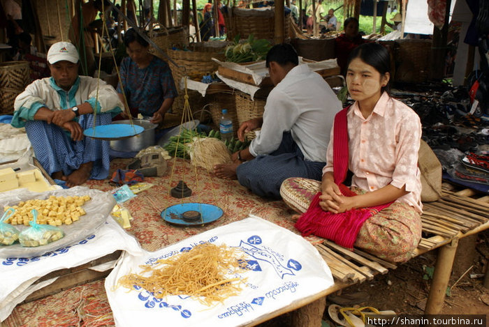 Живущие на воде Ньяунг-Шве, Мьянма