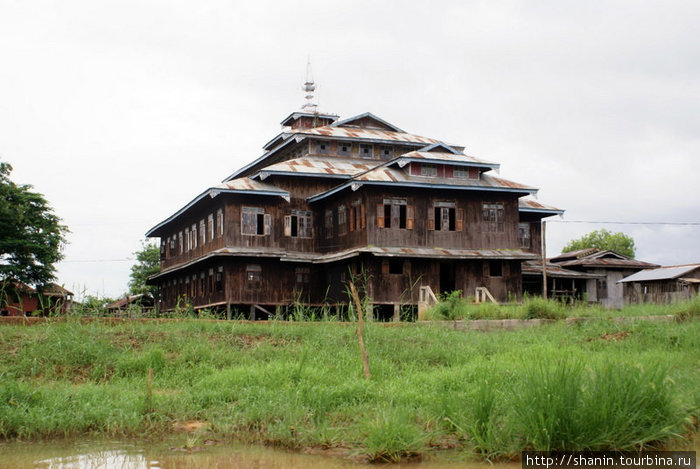 Монастырь Ньяунг-Шве, Мьянма