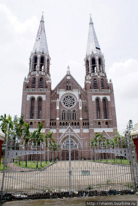 Католический собор Янгон, Мьянма