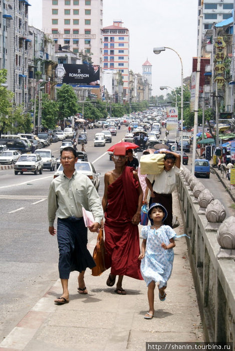 Пешеходы Янгон, Мьянма