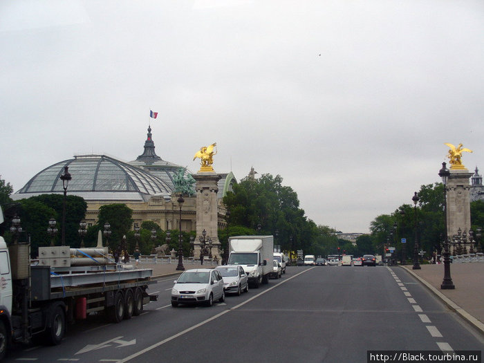 Большой дворец и мост Александра III Париж, Франция