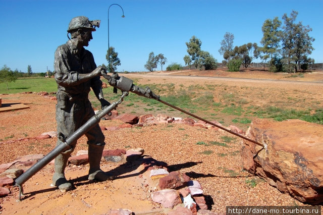 Памятник шахтеру Кобар, Австралия