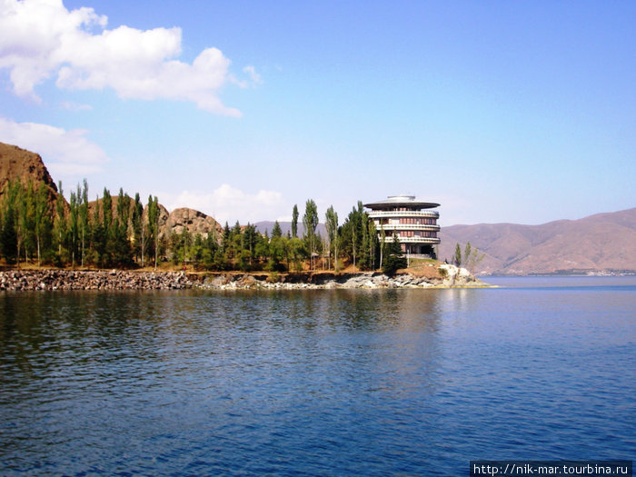 Президентская дача-резиденция на озере Севан. Армения