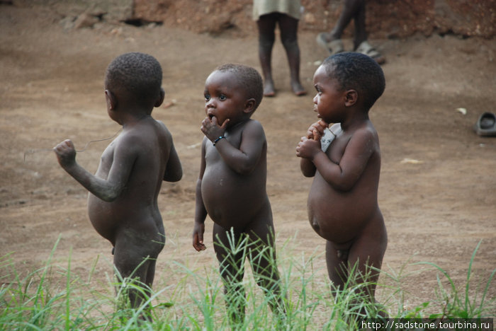 Пигмейские дети Уганда