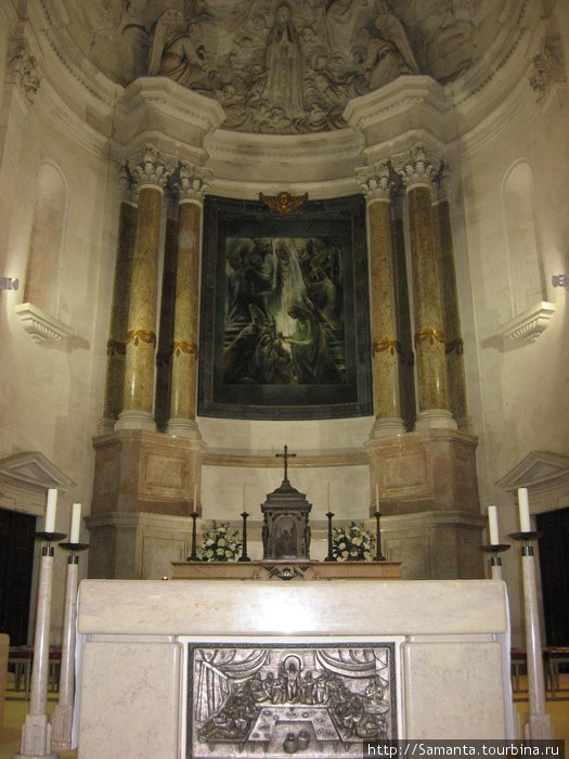 Интерьер собора Лиссабон, Португалия