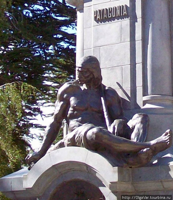 Удрученный, но не сломленный индеец на памятнике Магеллану Пунта-Аренас, Чили