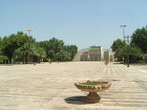 Площадь у дворца