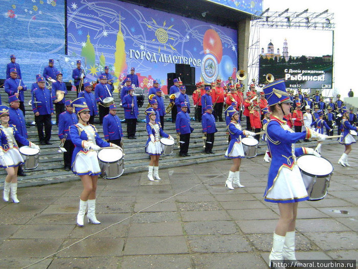 Парад духовых оркестров и девушек-мажореток – это было нечто! Рыбинск, Россия
