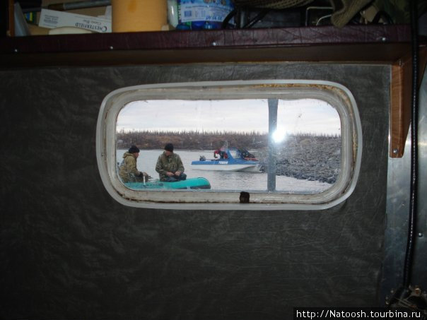 Утро из окна браконьерского судна Норильск, Россия