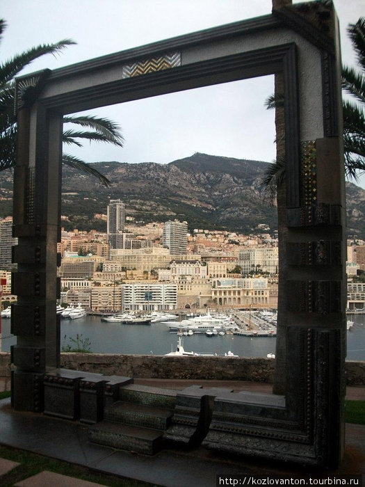 То самое окно в Монте-Карло. Монако