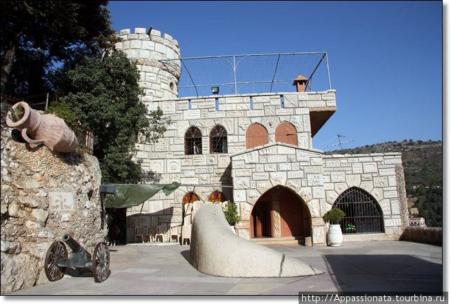 НЕвоздушный замок - осуществление мечты Провинция Горный Ливан, Ливан