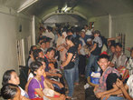 В вагоне пассажирского поезда Джакарта-Мерак