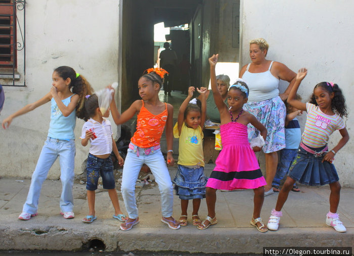 Танцы на улице Куба
