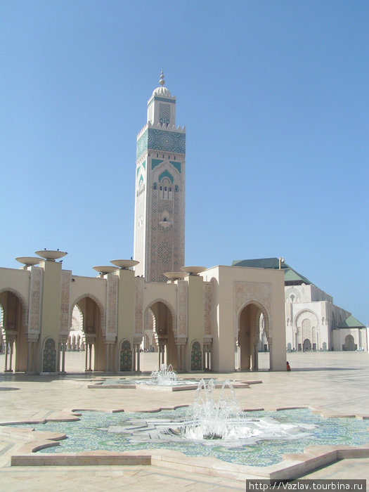 Вблизи мечеть выглядит очень неплохо Касабланка, Марокко