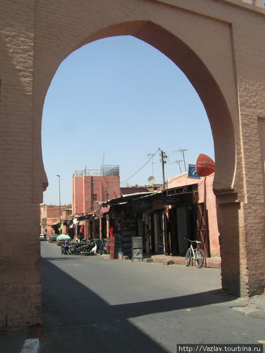 Вход в старый квартал Марракеш, Марокко