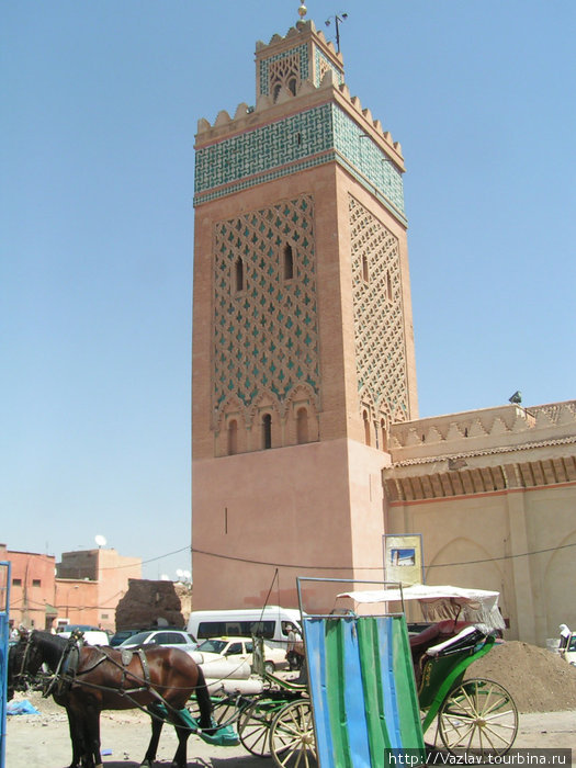 Такси в ожидании седоков Марракеш, Марокко