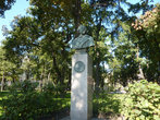 Памятник И.Репину.